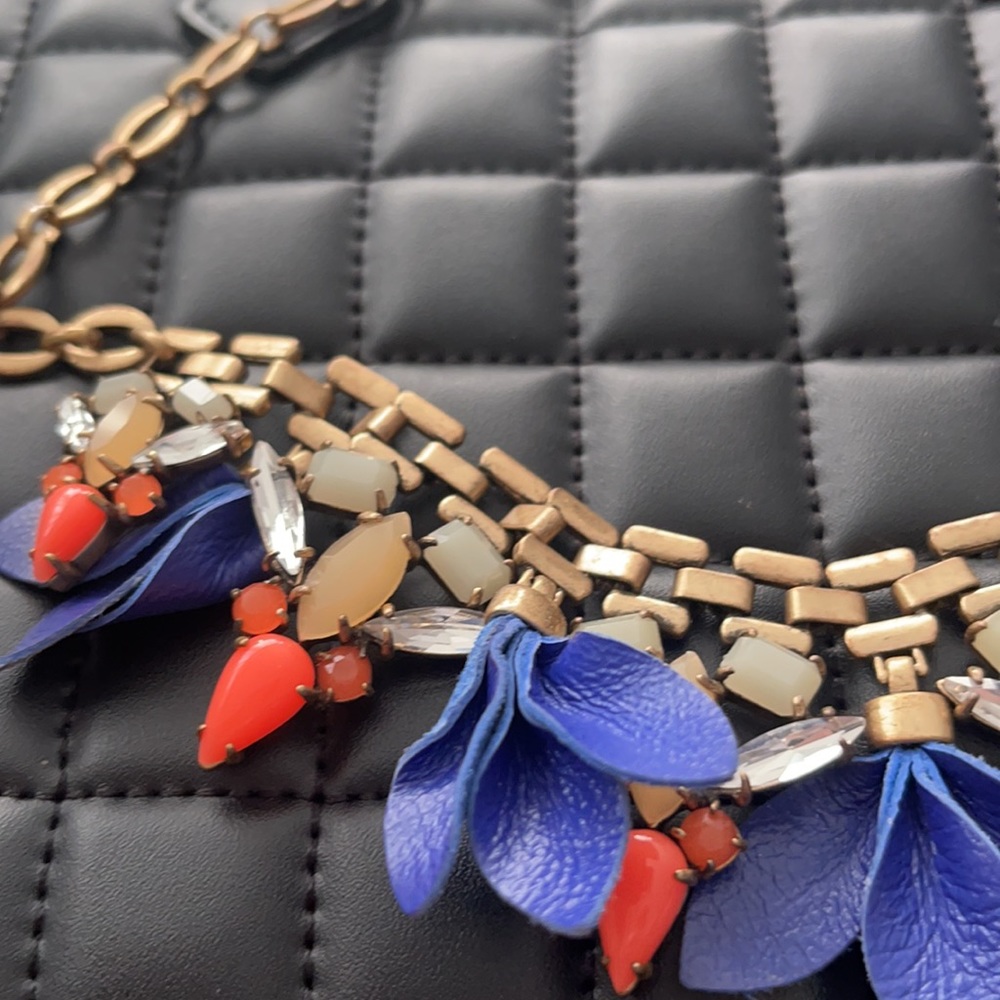 Beautiful statement necklace - Picture 2 of 3